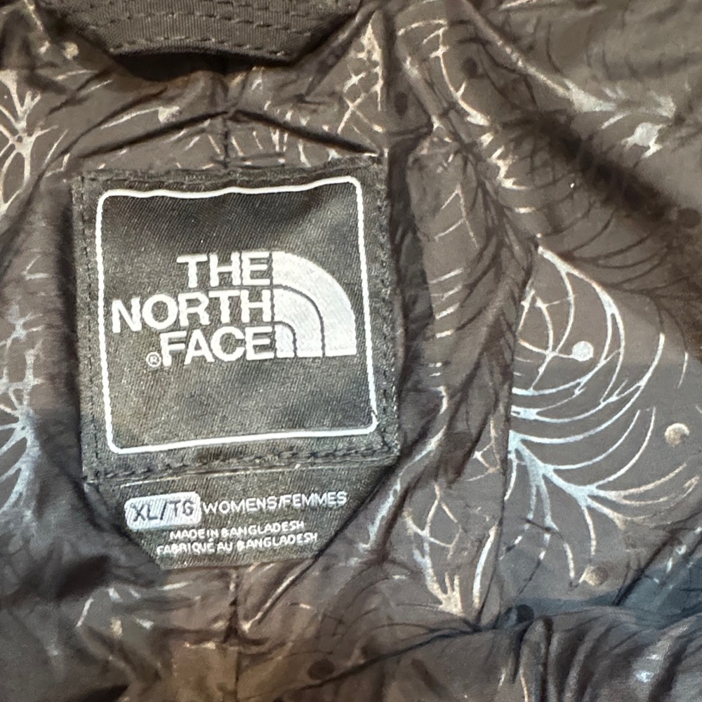 The North Face Black Insulated Pants - Picture 3 of 3